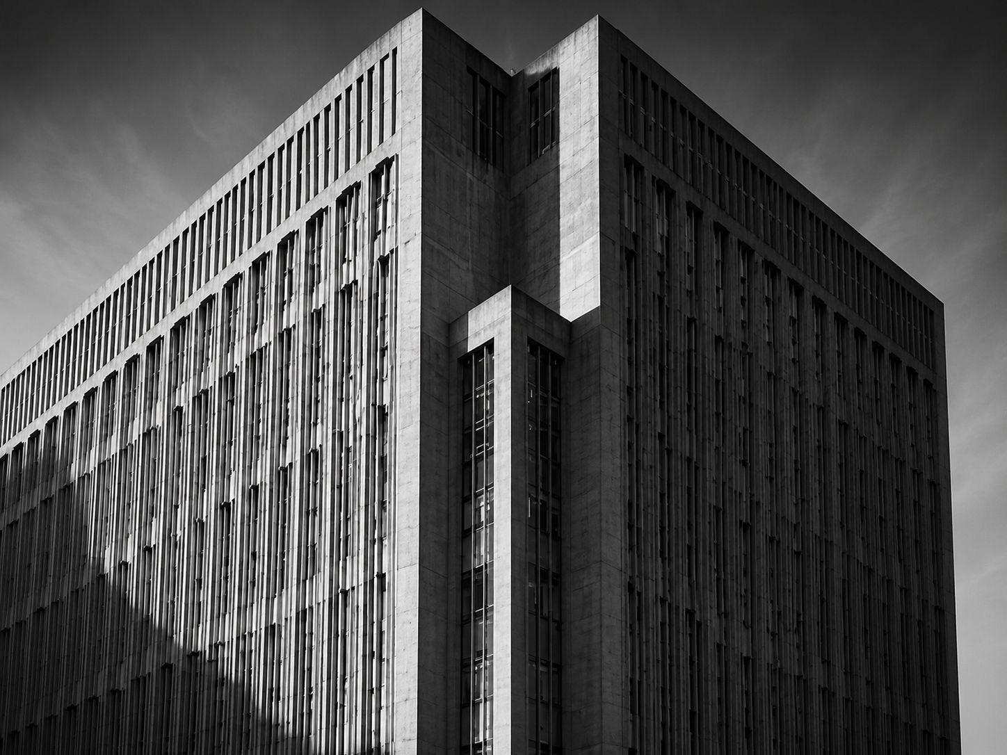Angular concrete structure
